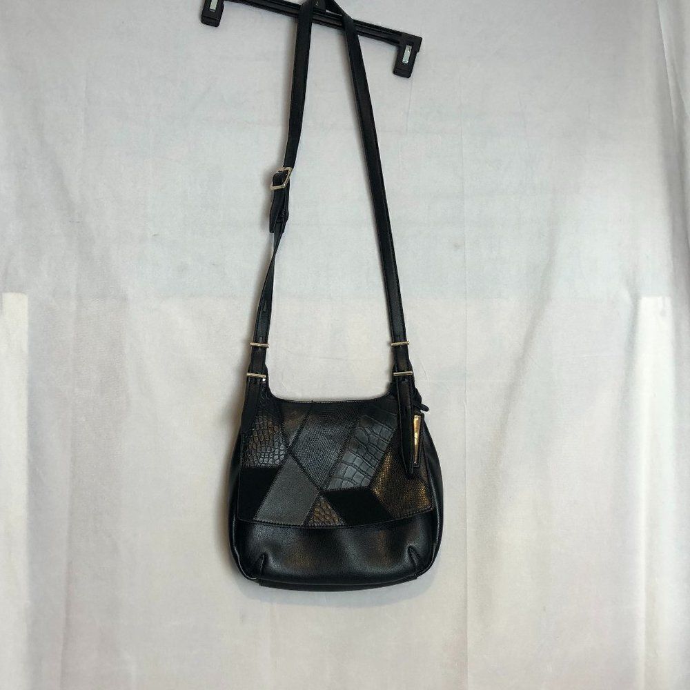 Nine West Small Crossbody Bag Black.          B1